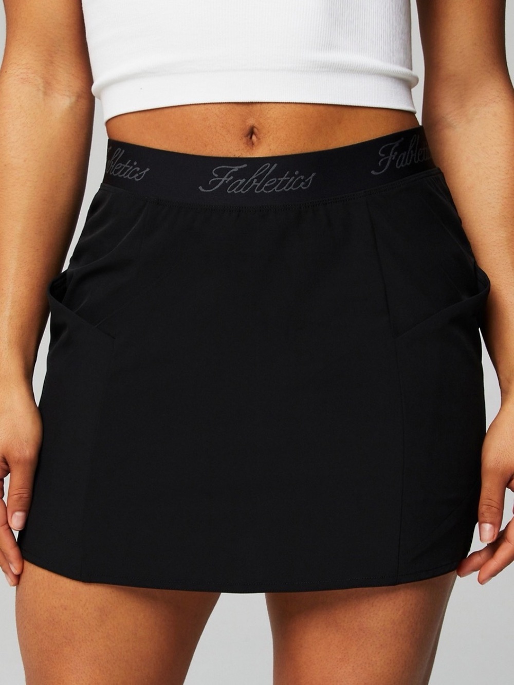 🛫 Fabletics Woven Pocket Skort size large
